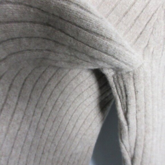 Club Monaco 100% Wool V-Neck Sweater Men's L Ribbed Pullover Casual Green 436 - Picture 7 of 11